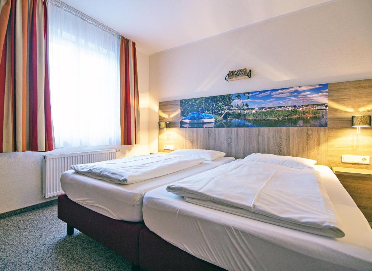 Hotel Zur Sonne Варен Экстерьер фото