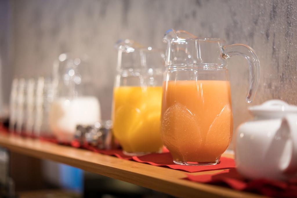 Hotel Zur Sonne Варен Экстерьер фото